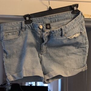 a.n.a Blue Jean Shorts Relaxed Fit Light Wash
